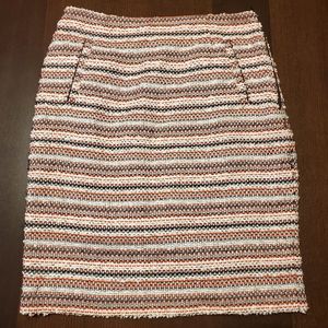 Halogen skirt with front pockets, side zipper. size 4